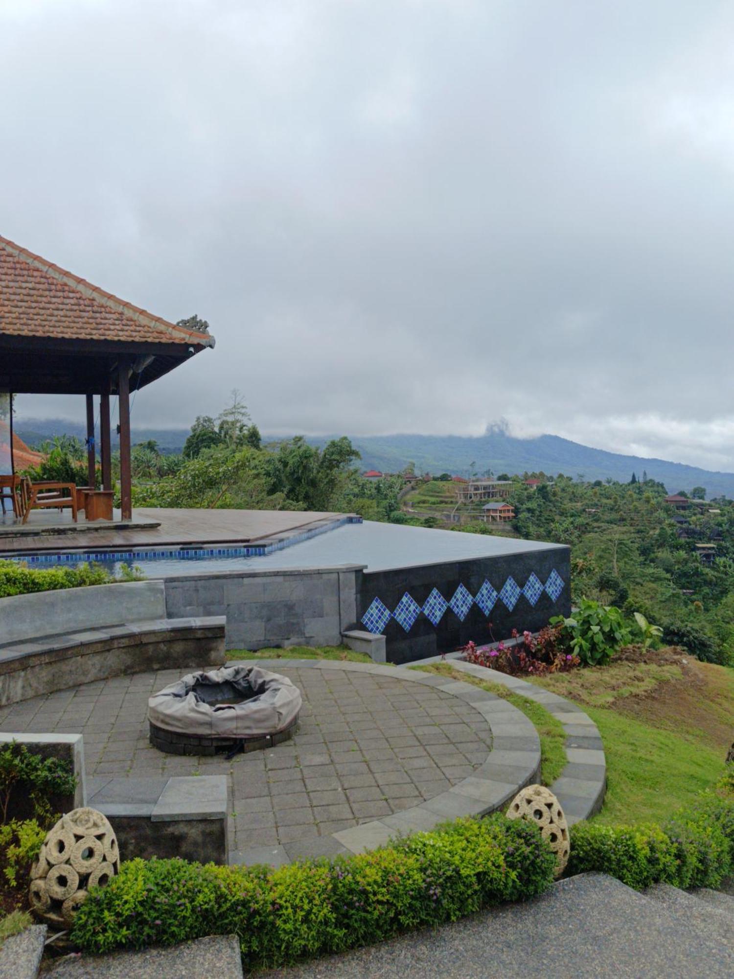 Munduk Tentrem Resort Exterior foto